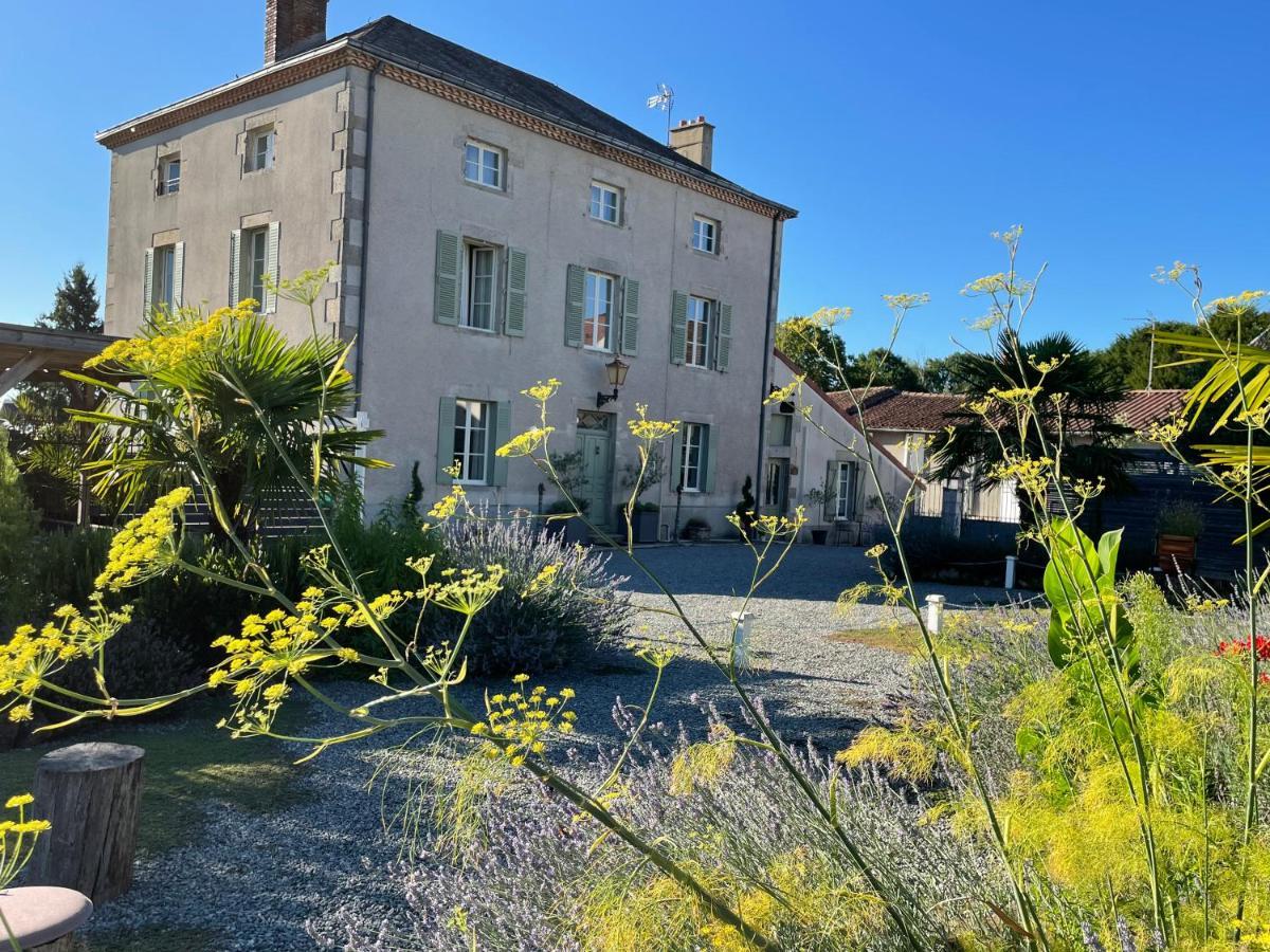 Maison Hirondelles Hotes Mezieres-sur-Issoire ภายนอก รูปภาพ
