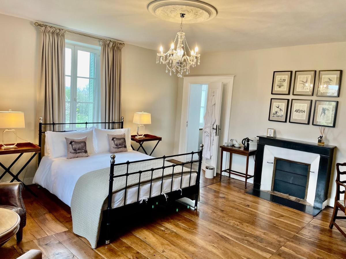 Maison Hirondelles Hotes Mezieres-sur-Issoire ภายนอก รูปภาพ