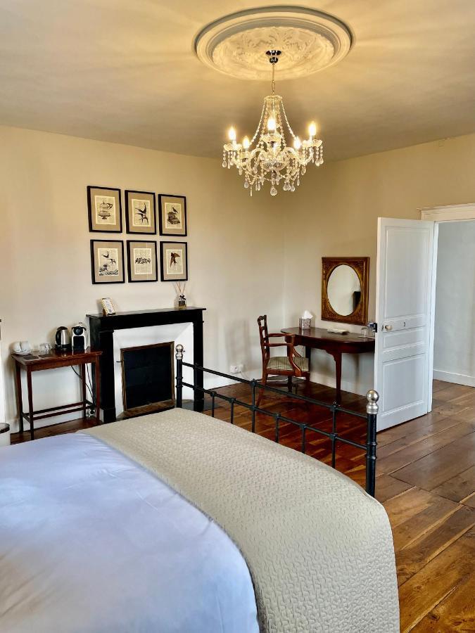 Maison Hirondelles Hotes Mezieres-sur-Issoire ภายนอก รูปภาพ