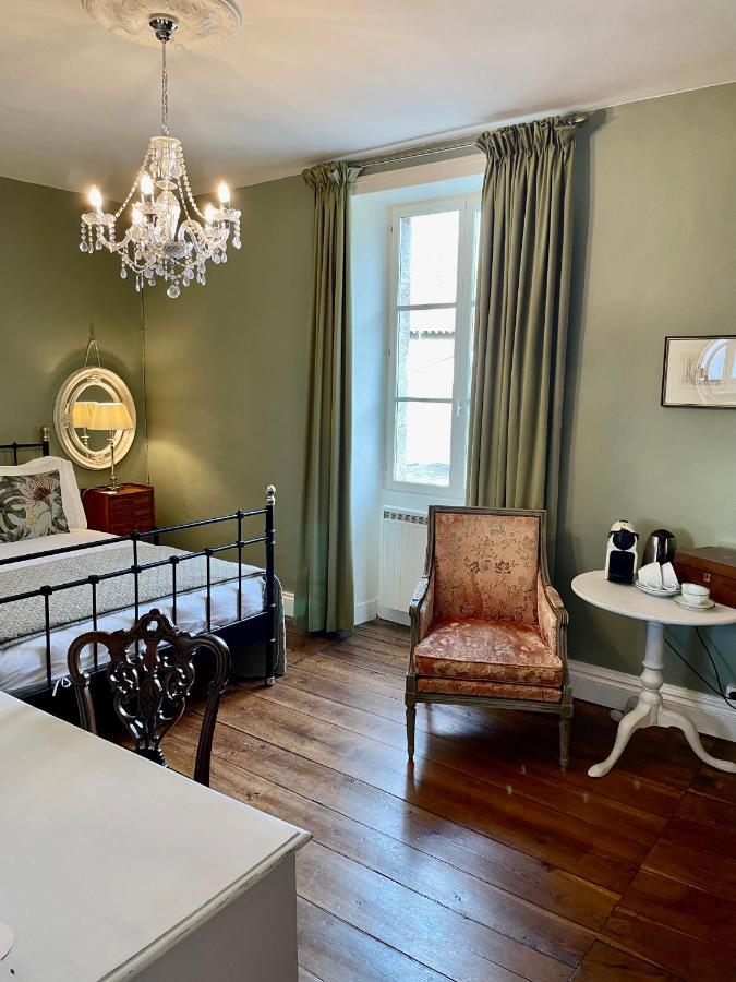 Maison Hirondelles Hotes Mezieres-sur-Issoire ภายนอก รูปภาพ