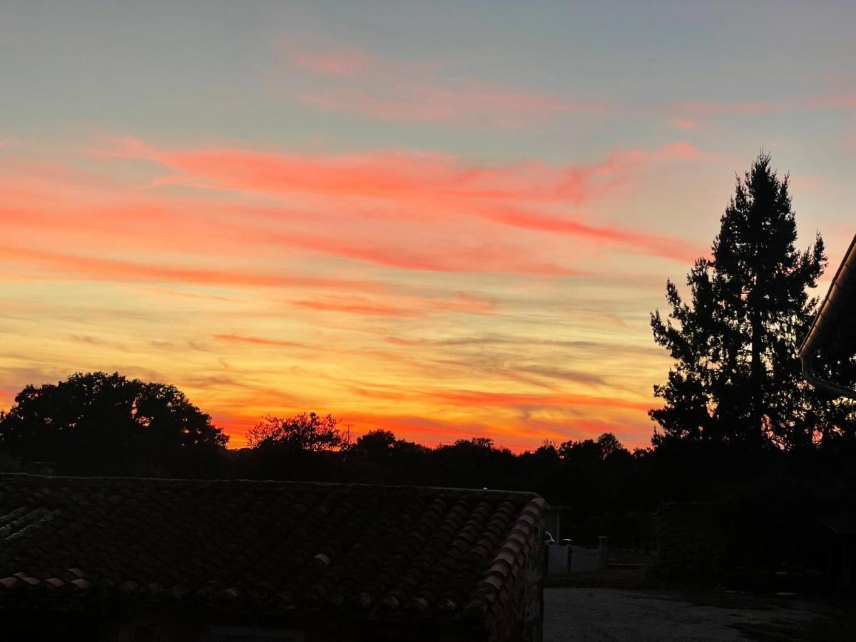 Maison Hirondelles Hotes Mezieres-sur-Issoire ภายนอก รูปภาพ